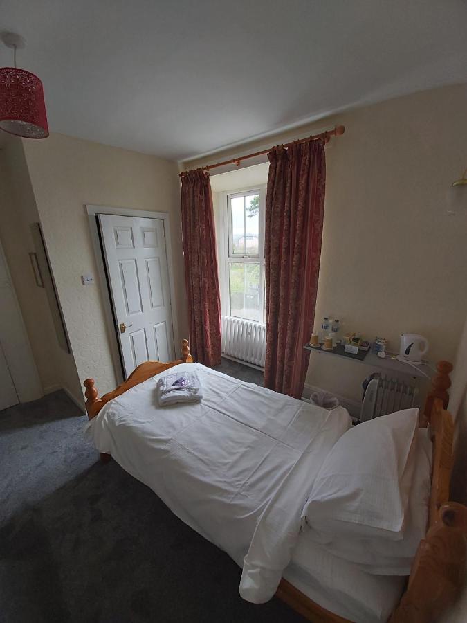 Isallt Guesthouse Blaenau Ffestiniog Bagian luar foto